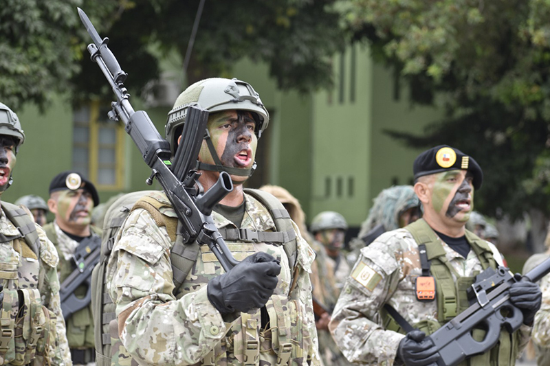 militares